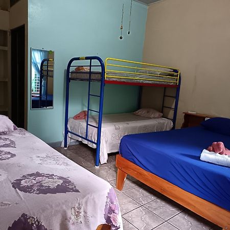Cabinas Mitchaelle'S Puerto Viejo de Talamanca Ngoại thất bức ảnh