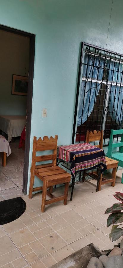 Cabinas Mitchaelle'S Puerto Viejo de Talamanca Ngoại thất bức ảnh
