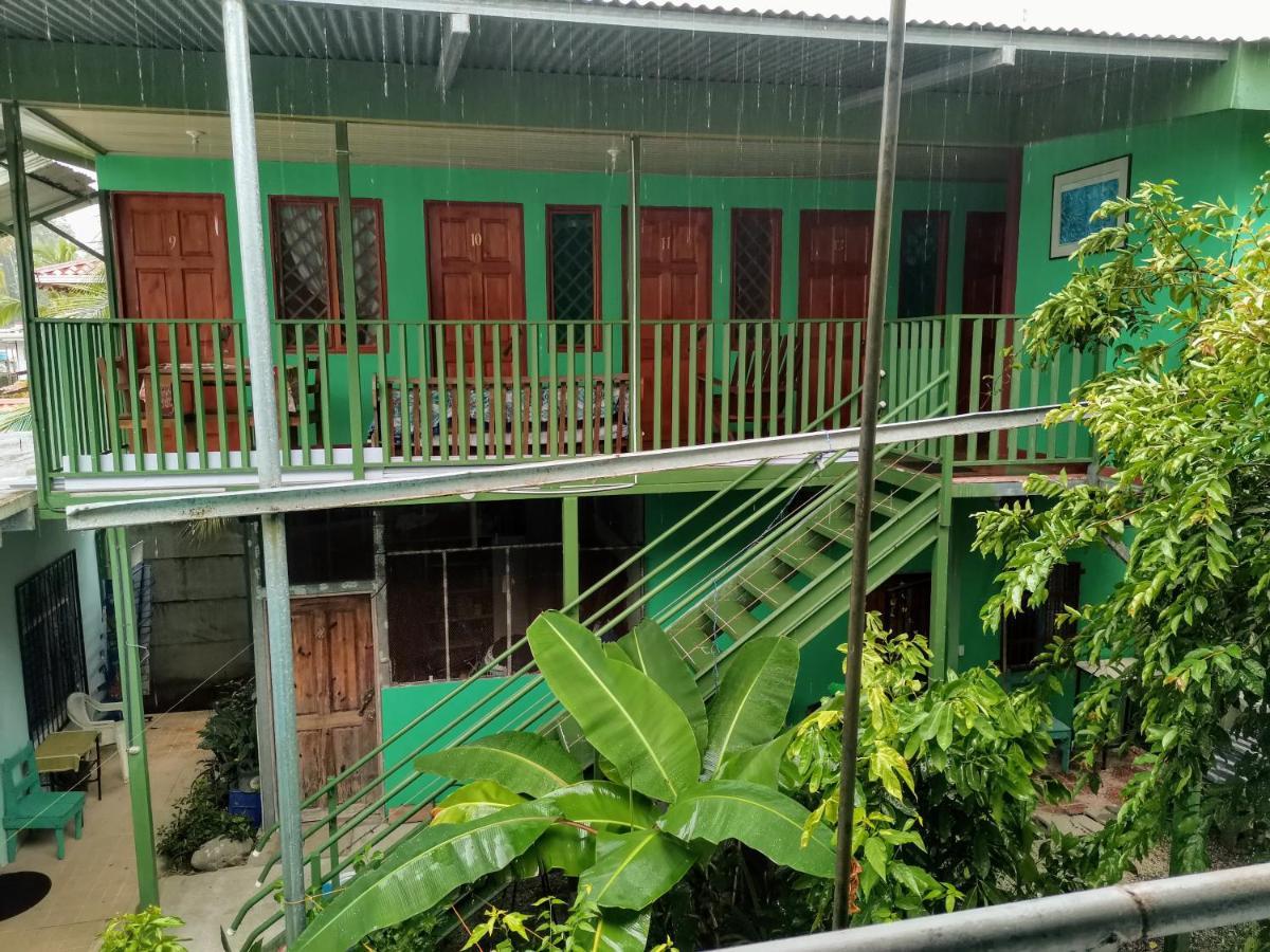 Cabinas Mitchaelle'S Puerto Viejo de Talamanca Ngoại thất bức ảnh
