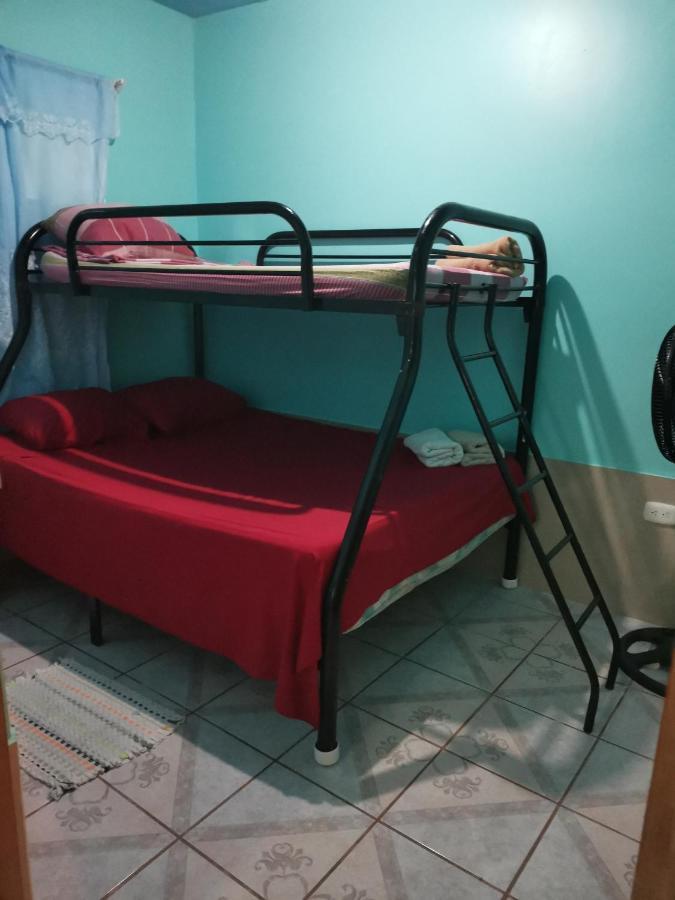 Cabinas Mitchaelle'S Puerto Viejo de Talamanca Ngoại thất bức ảnh