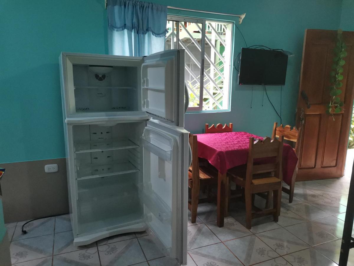 Cabinas Mitchaelle'S Puerto Viejo de Talamanca Ngoại thất bức ảnh