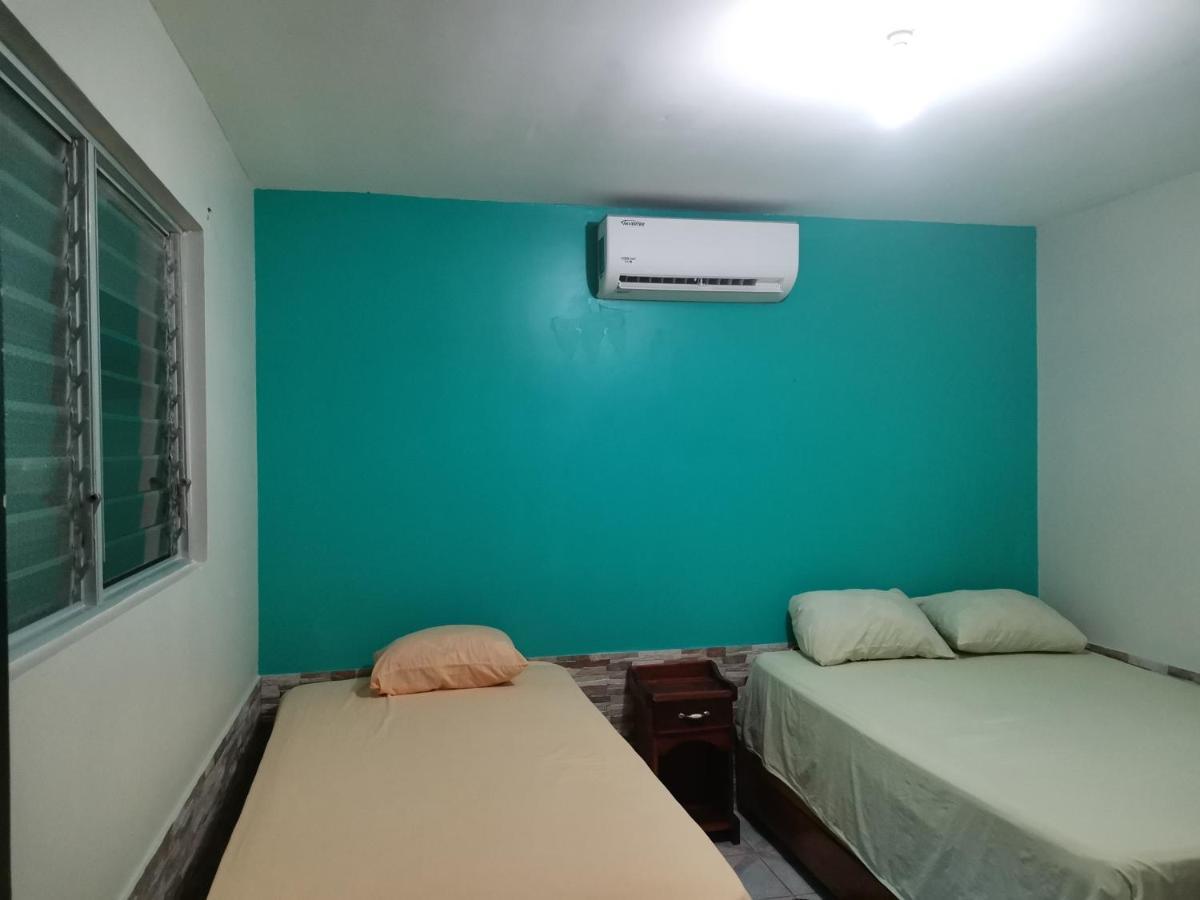 Cabinas Mitchaelle'S Puerto Viejo de Talamanca Ngoại thất bức ảnh