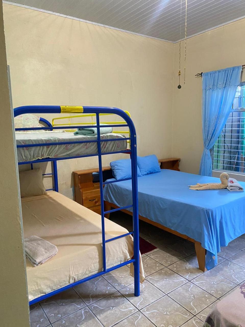 Cabinas Mitchaelle'S Puerto Viejo de Talamanca Ngoại thất bức ảnh