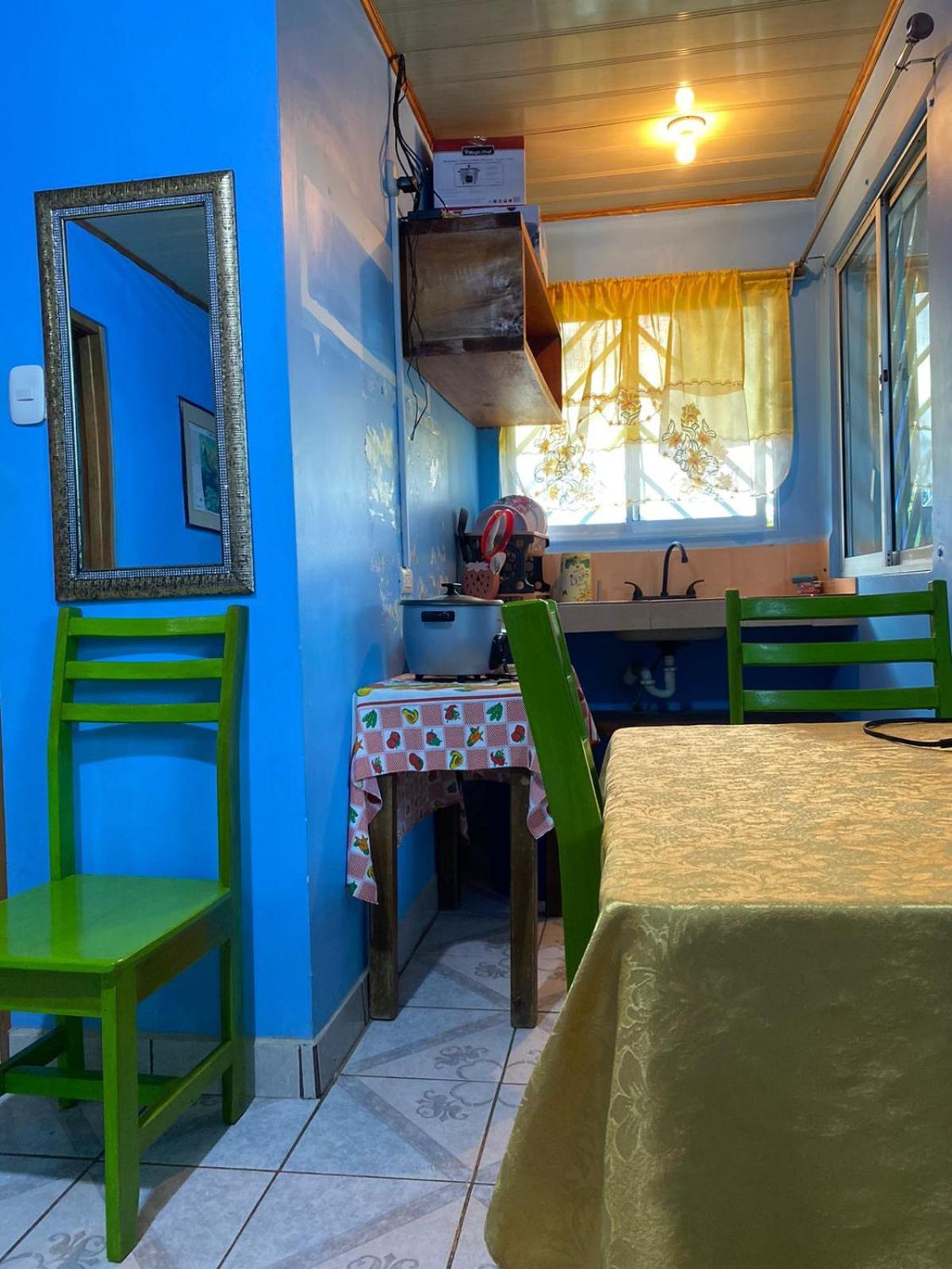 Cabinas Mitchaelle'S Puerto Viejo de Talamanca Ngoại thất bức ảnh