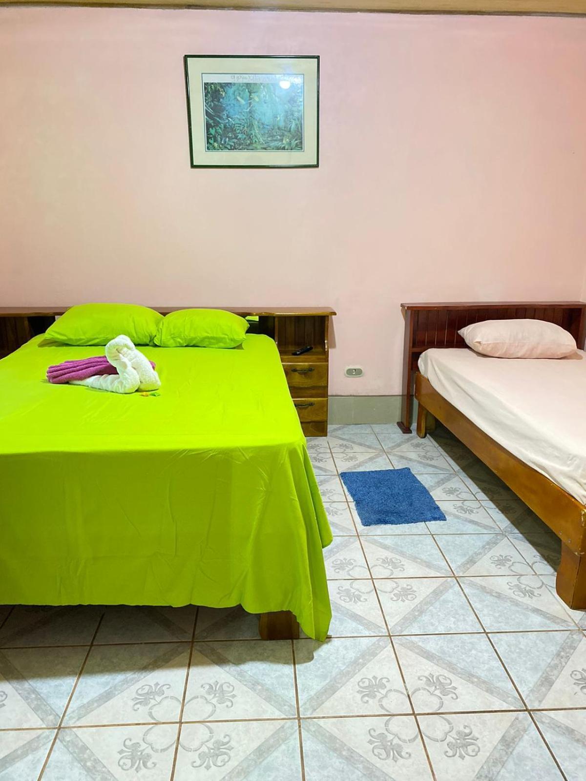 Cabinas Mitchaelle'S Puerto Viejo de Talamanca Ngoại thất bức ảnh