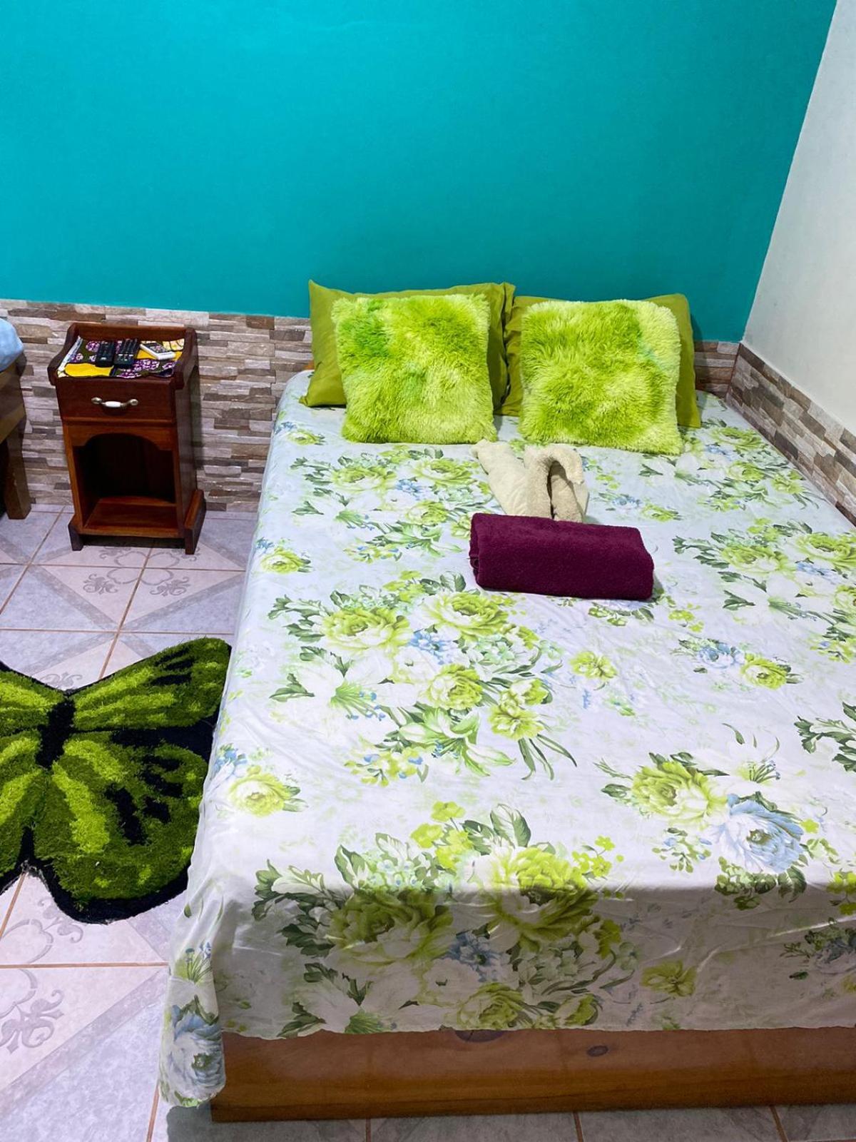 Cabinas Mitchaelle'S Puerto Viejo de Talamanca Ngoại thất bức ảnh
