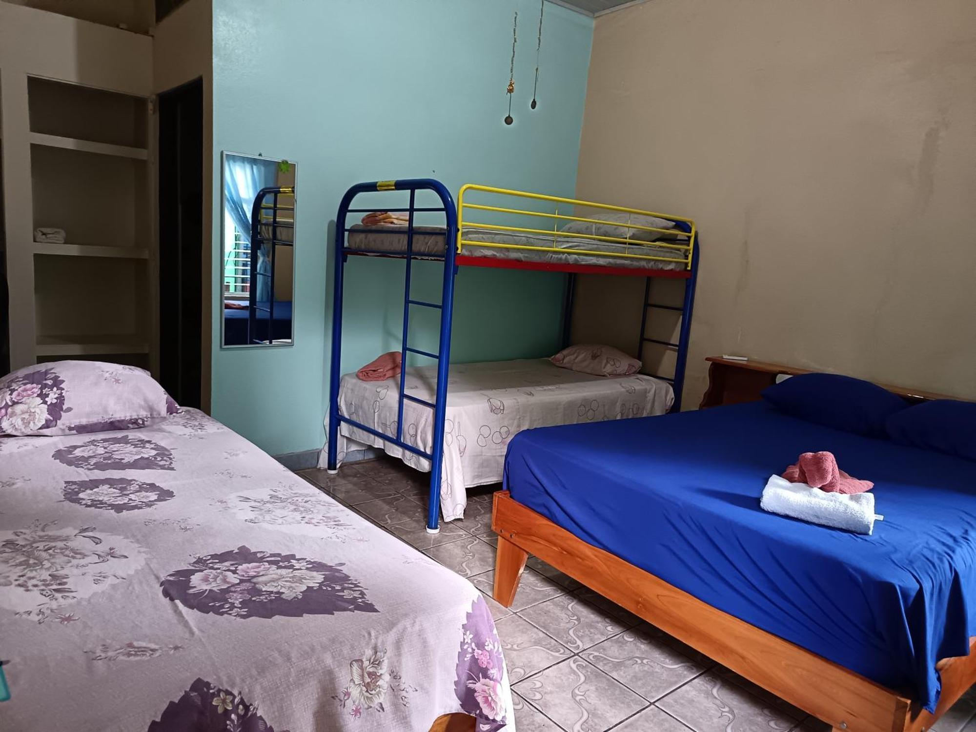 Cabinas Mitchaelle'S Puerto Viejo de Talamanca Ngoại thất bức ảnh